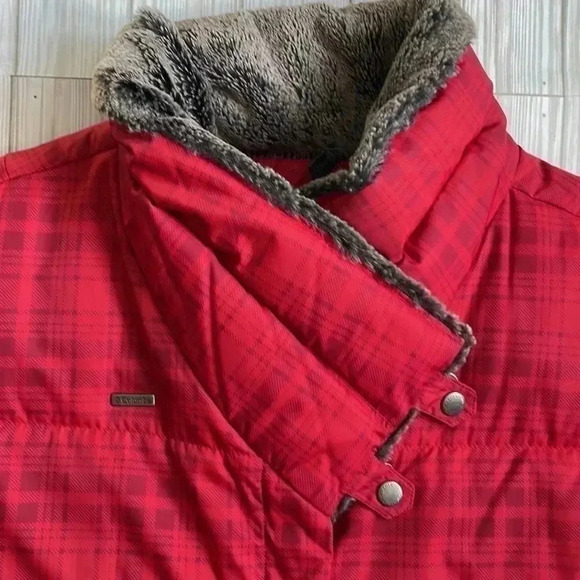 Columbia red quilted faux fur collar plaid puffer vest - Picture 4 of 5